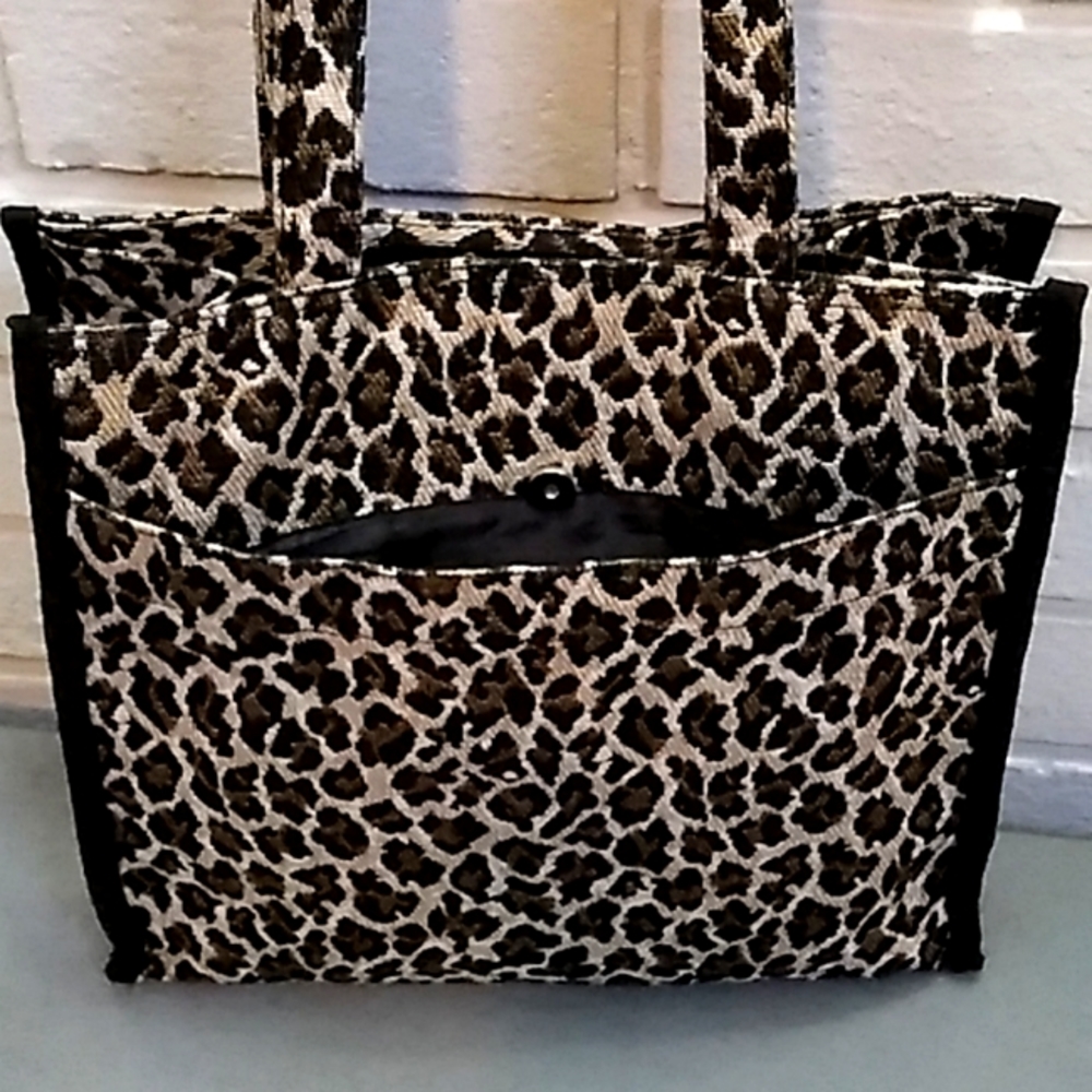 (38) Bag King Leopard Tote Bag & Change Purse. - Picture 6 of 13